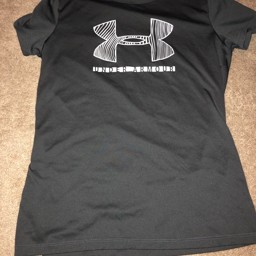 Boys under armour tee